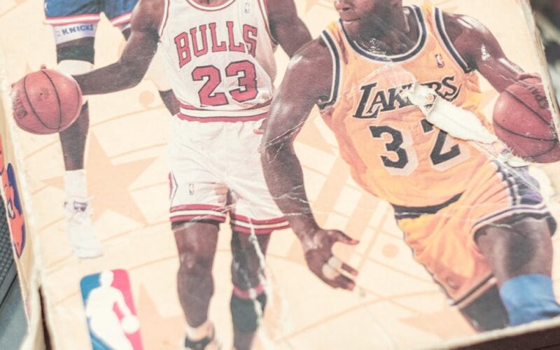 estatísticas NBA jogadores — Old VHS tape featuring classic basketball videos of iconic NBA players.