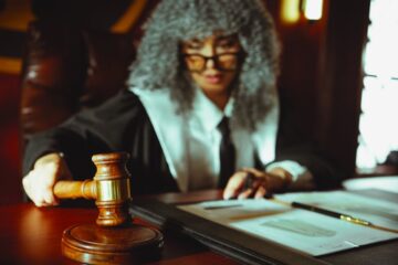 Entendendo o Funcionamento da Justiça e as Consequências para a Sociedade