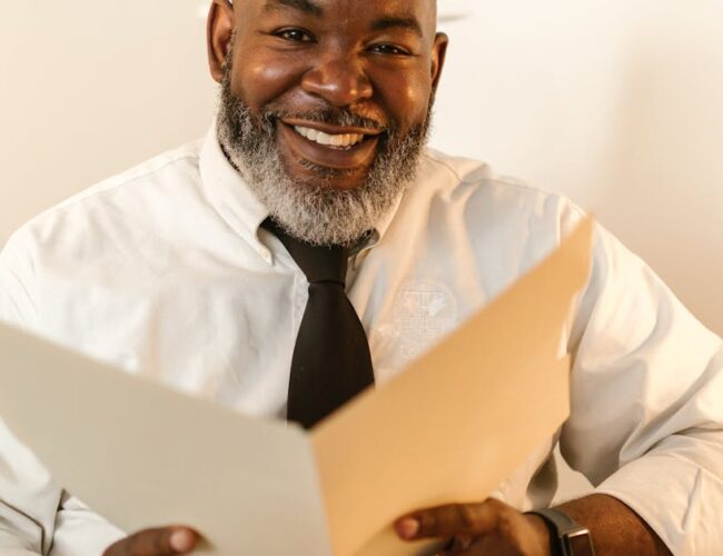 Como Planejar a Organização de Documentos Importantes na Terceira Idade