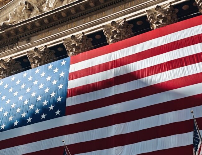 Como investir de forma simples e segura no mercado americano
