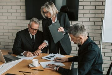 Como entender o regime fiscal das LLCs para otimizar seus investimentos