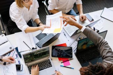 Como o Feriado do Dia do Trabalho Impacta o Pagamento no 5º Dia Útil de Maio